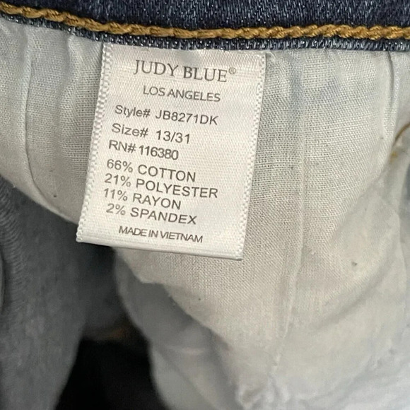 Judy Blue Relaxed Fit Mid-Rise Distressed Jeans Size 13|31 - Picture 6 of 9